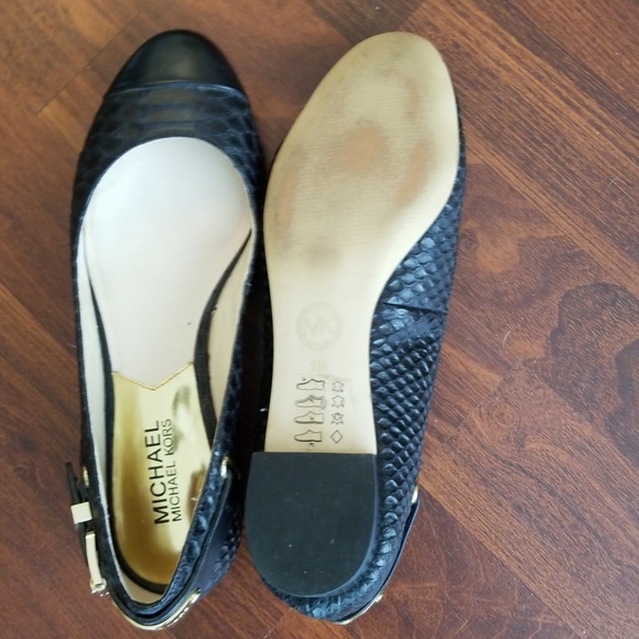 Leather flat shoes - Picture 3 of 7